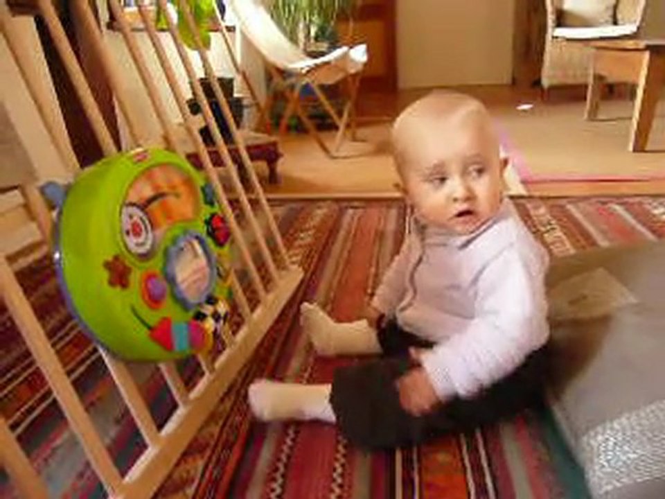 Anaïs 11ème mois jeu