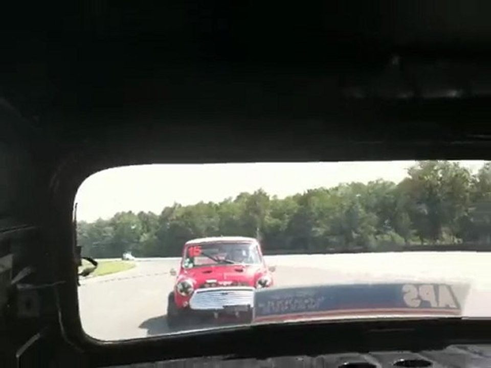 Austin mini au circuit de Bresse