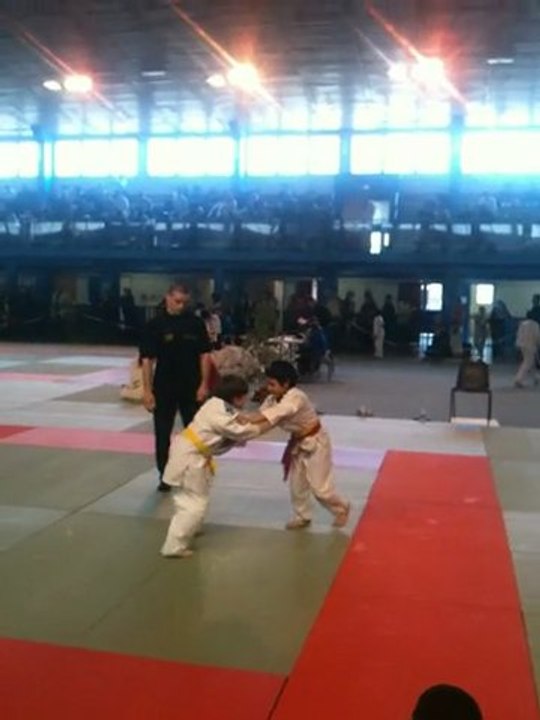 ADAM JUDO (Bois Colombes 10avril 2010 )1er combat