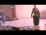 Red Band - Who The Hell Is This Guy - Clip Red Band - Who The Hell Is This Guy (English)