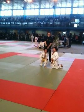 ADAM JUDO (Bois Colombes 10avril 2010 )4e combat