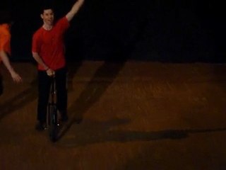 Gala des Ponts 2010 Club cirque : monocycle