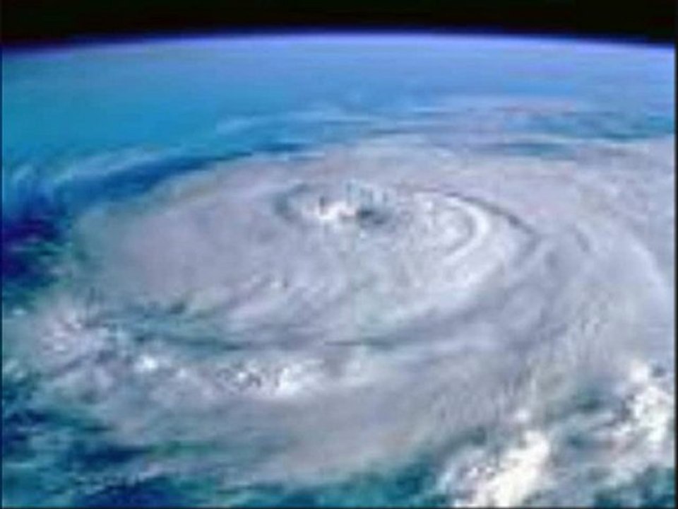 LE PASSAGE DES CYCLONES CALOGERO CALO