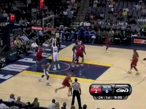 Andre Iguodala catches the defense sleeping and puts down th