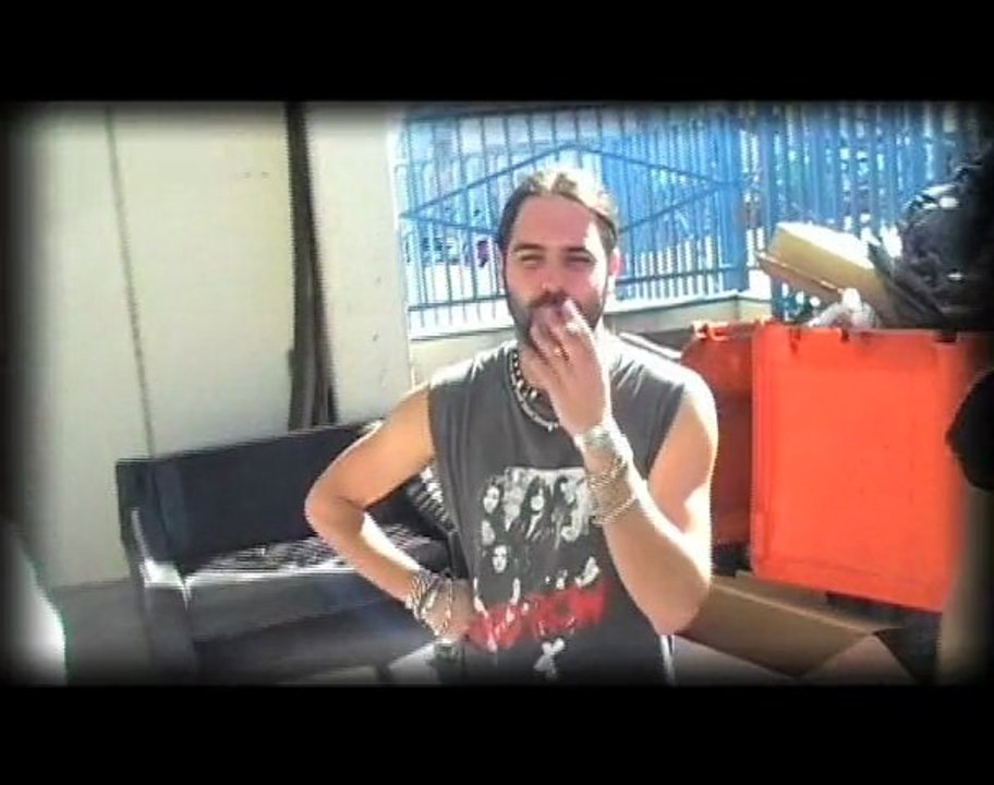 Makes Us Stronger - Making Of - Parte 1/2