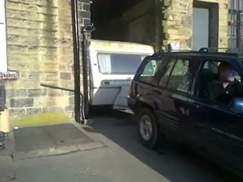 regis sort sa caravane