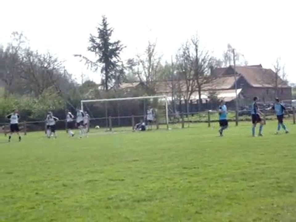 1er but de Jean-Marc vs Educateurs (2-1)