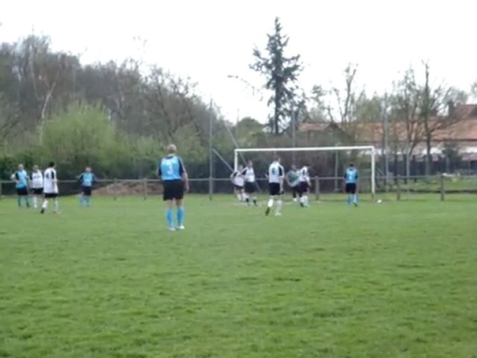 2ème but de Jean-Marc vs Educateurs