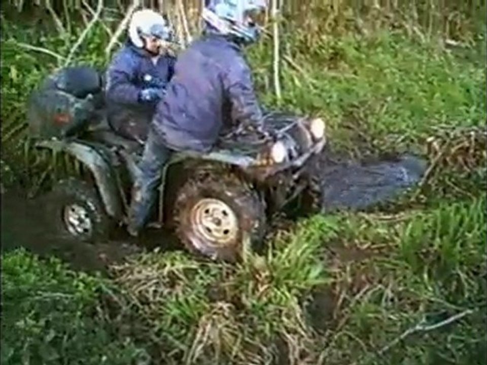 SPLASHQUAD - 20100410 - Comment planter un grizzly !!!
