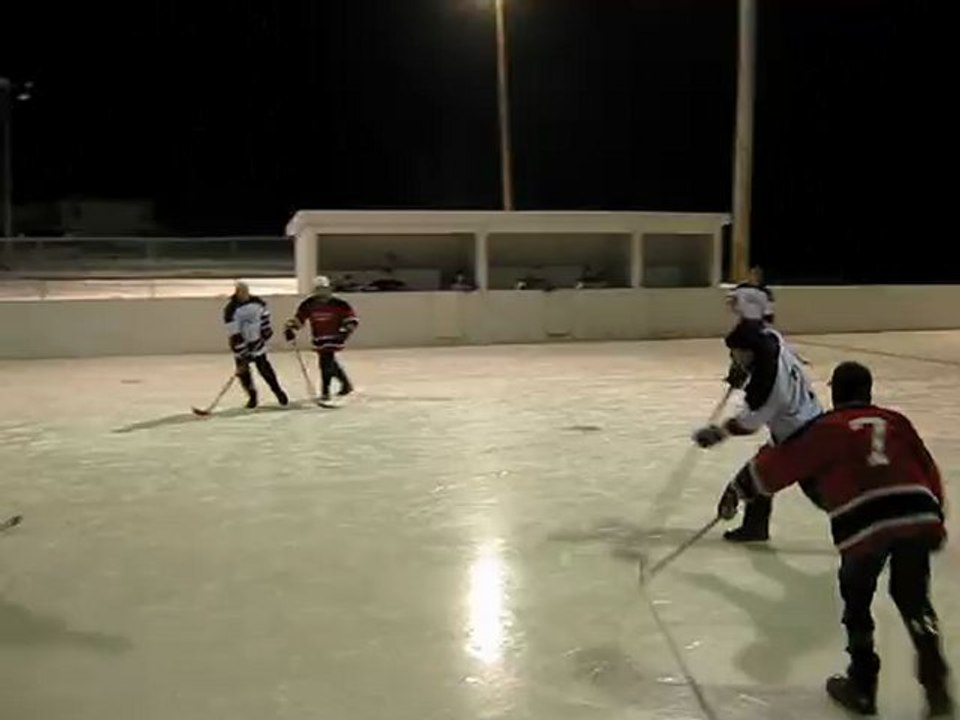 Gio déjoue Bruno d'un faible tir 12 fév 2010