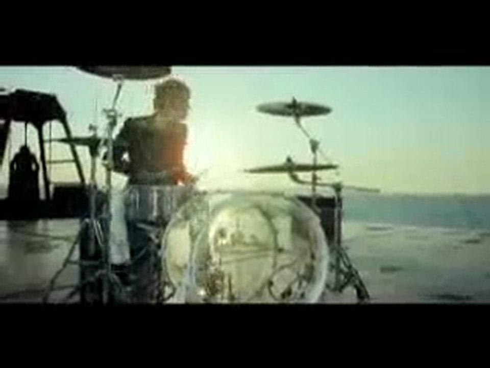 Muse - Starlight [OFFICIAL VIDEO]