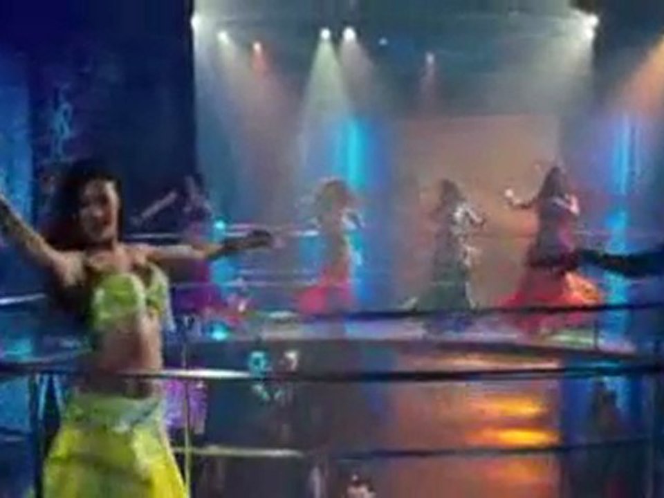 Miley and Penelope in Sex and city 2