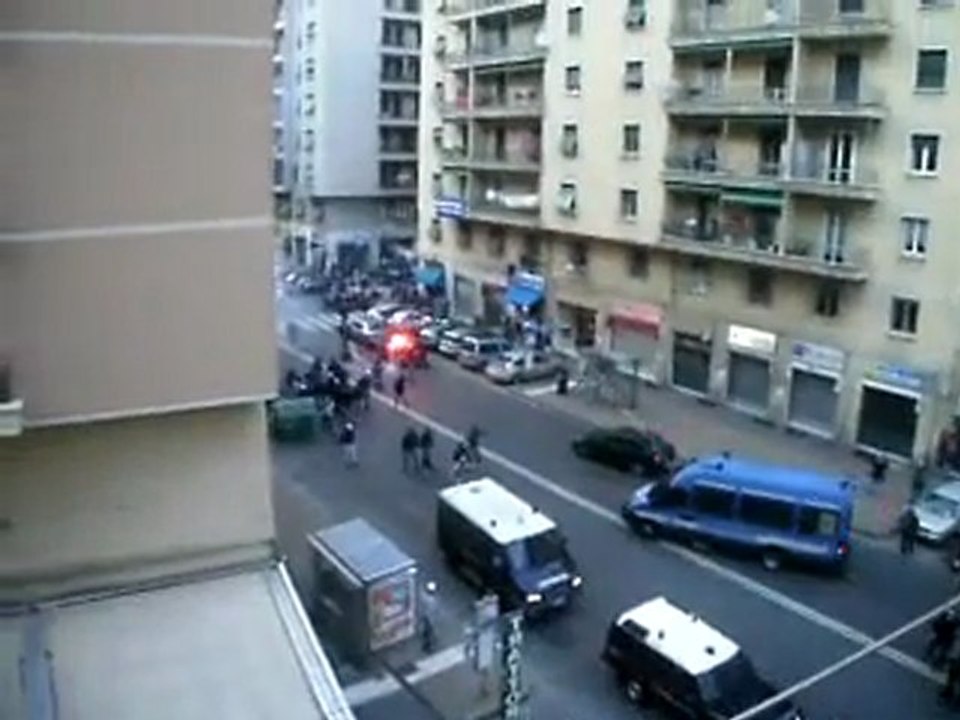 Scontri polizia-tifosi Samp-Genoa
