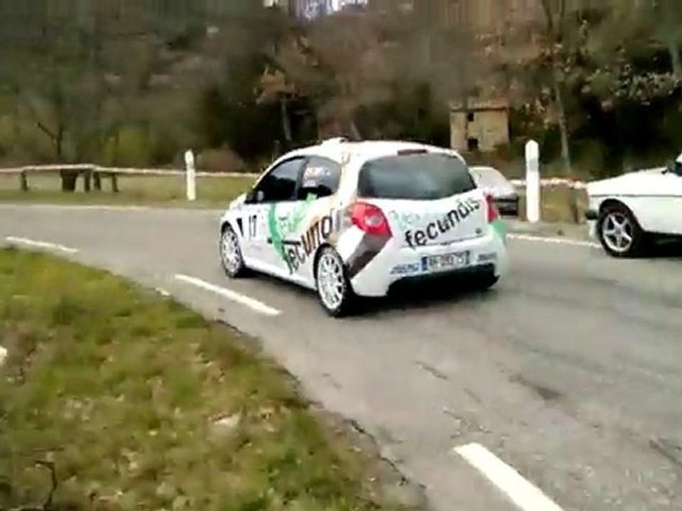 clio r3 n° 17 rallye venasque 2010