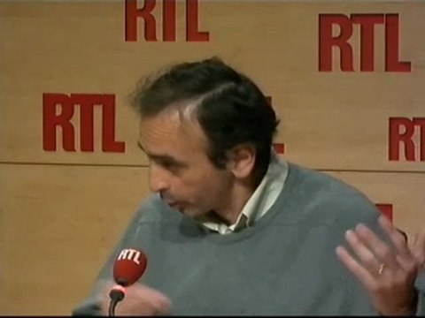 Alain Juppé va-t-il prendre sa carte du Parti socialiste ?