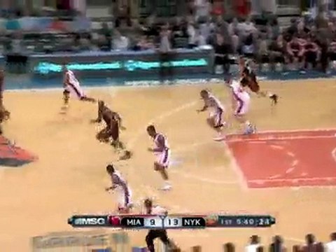 Earl Barron gets the block on defense and it leads to a Davi