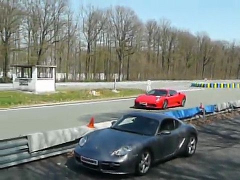 ( Ferrari F430 )Stage de pilotage en aston martin V8 vantage