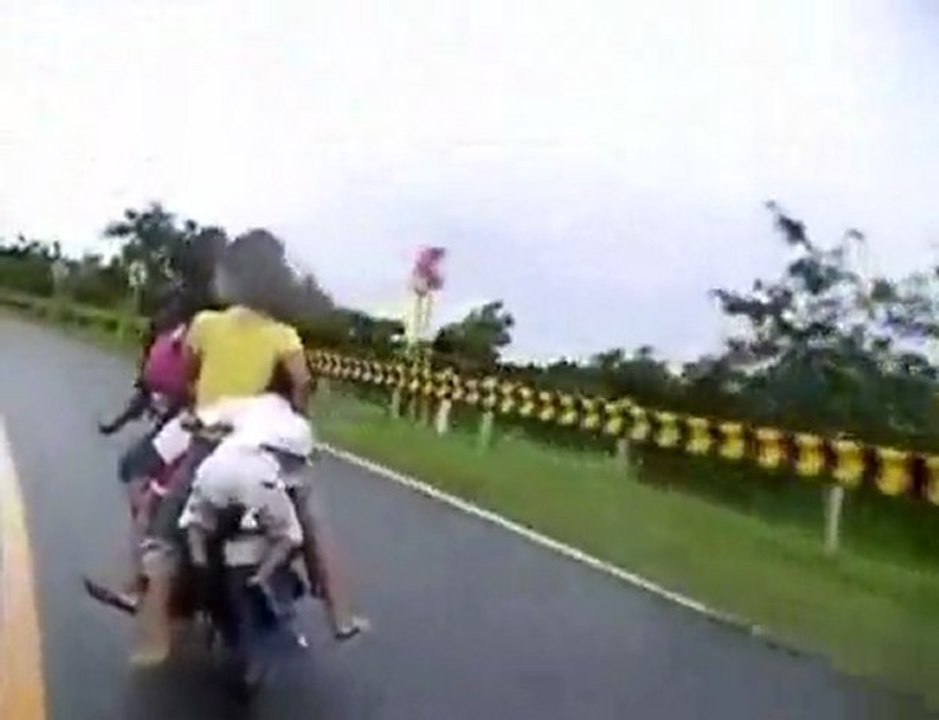 5 sur une moto