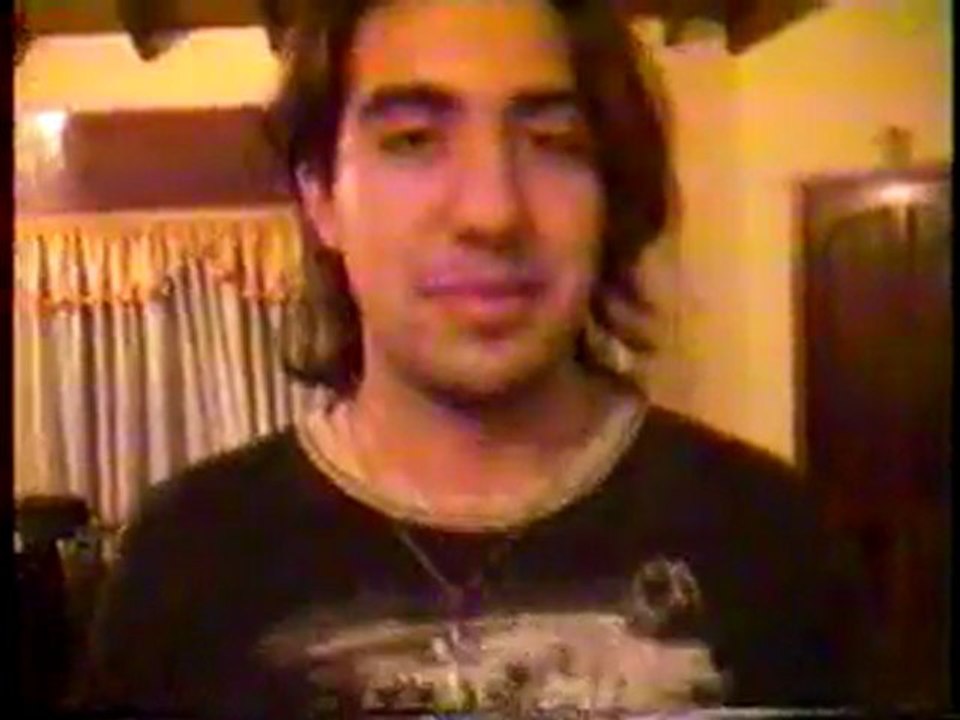 Por quedarse dormido… le hacen unas jodas