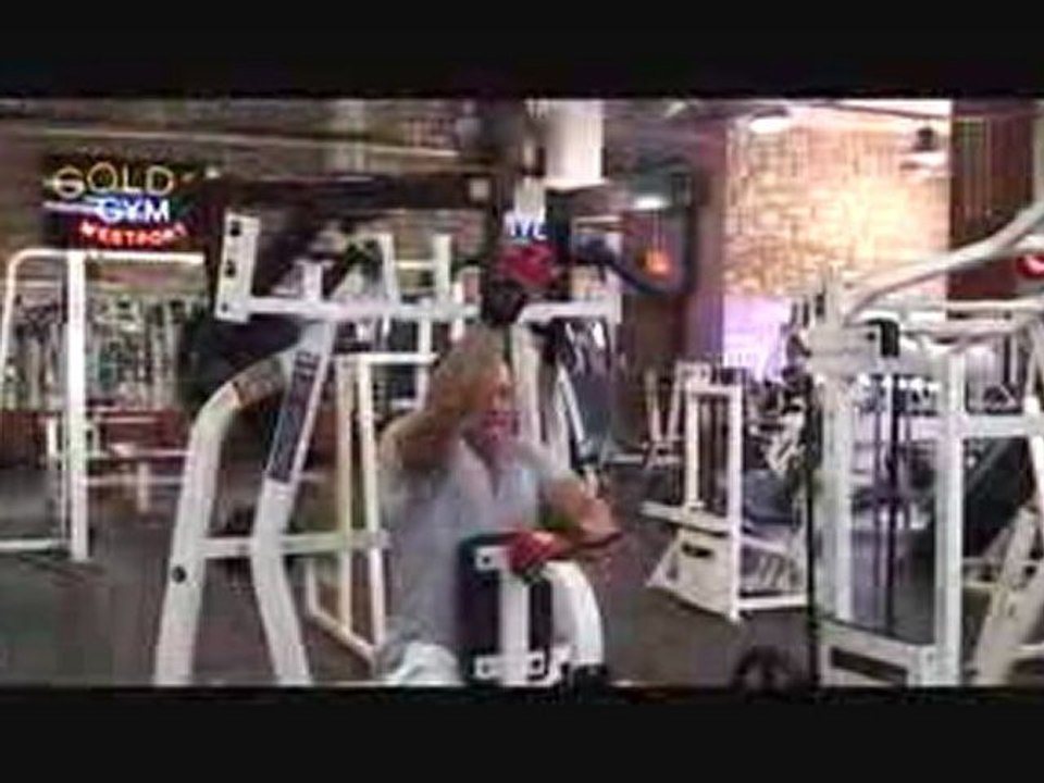 250lb Single Arm Lat Pulldowns- Fitness Model Micah LaCerte