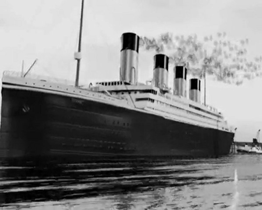 Titanic Black and White document