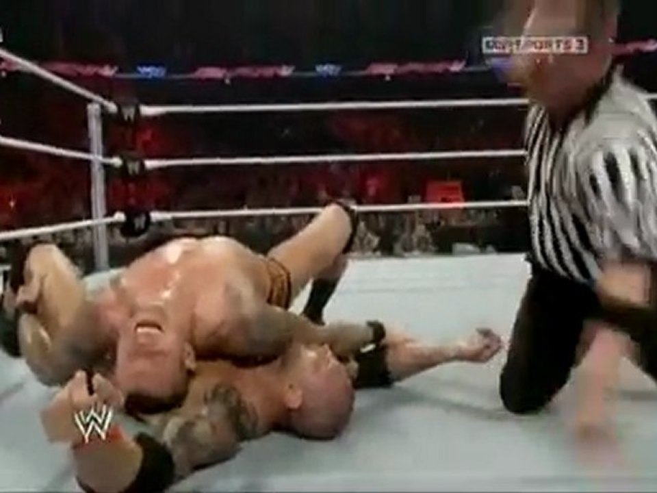 Randy Orton vs. Batista "WWE Raw 04/12/10" [HD]
