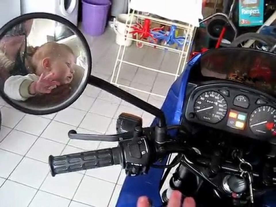 11/04/2010 : moto 1 : pas peur, elle démarre pas!