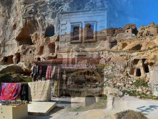 vallée de Göreme, un village abandonné , cité souterraine