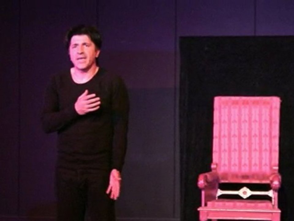 Prömiyer / Almanya`da ilk kez Türkçe Faust