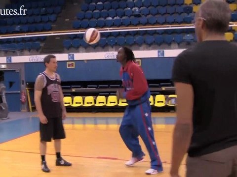 Leçon de basket avec les harlem globe trotters