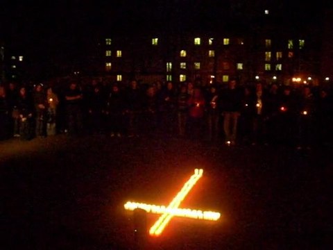 Studenci oddali hold ofiarom pod Smolenskiem