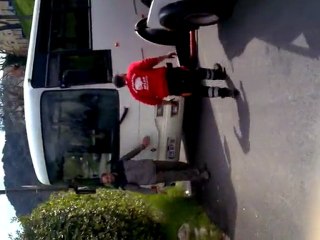 Bus Bloqué au Quartier des Vignasse, Trinité (13/04/2010)