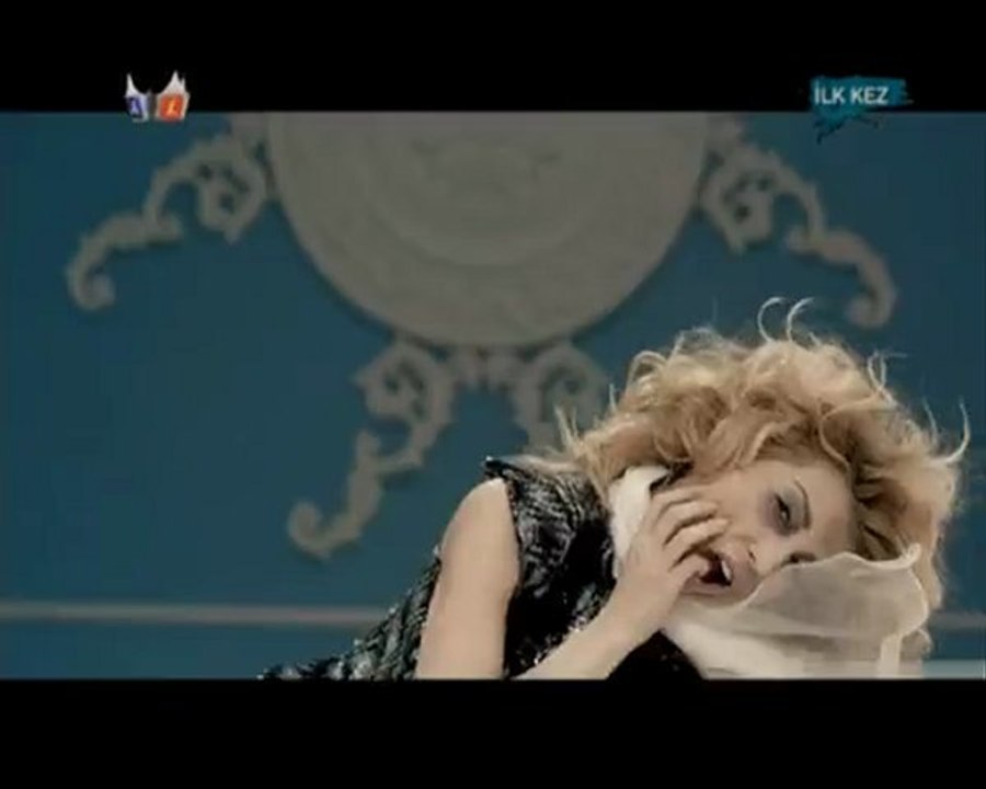 Hande Yener - Sopa-Yasak Aşk Videomix 2010 Orjinal Klip