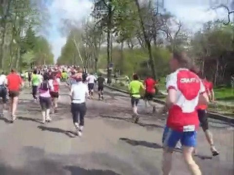 Marathon de Paris 2010 Les commentaires Partie 2 : L'arrivée