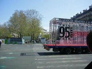 Char de la commémoration du génocide arménien