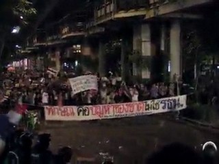 Thailand-April 22nd-Home made bomb hit government supporters