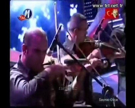 Funda Arar Sibel Can düeti Benim için üzülme