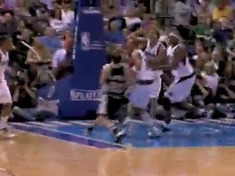 Dirk Nowitzki steps nicely into the passing lane and gets th