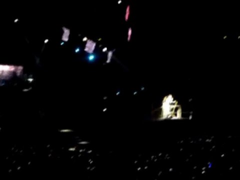 TOKIO HOTEL Lass uns laufen BERCY 14 Avril 2010 Paris Livee