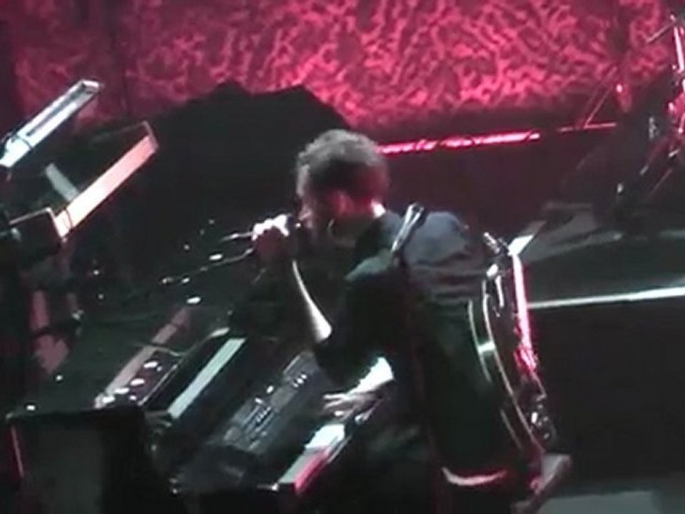 Editors - Smokers Outside The Hospital Doors @ Athens (fuzz)