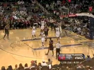 Joakim Noah drives and hits the runner with his left hand dr