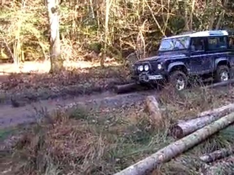 Jean Land Rover Defender Bourbier Rando Beaujolais 101