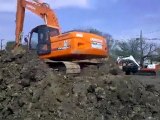 Doosan DX 225 Excavator