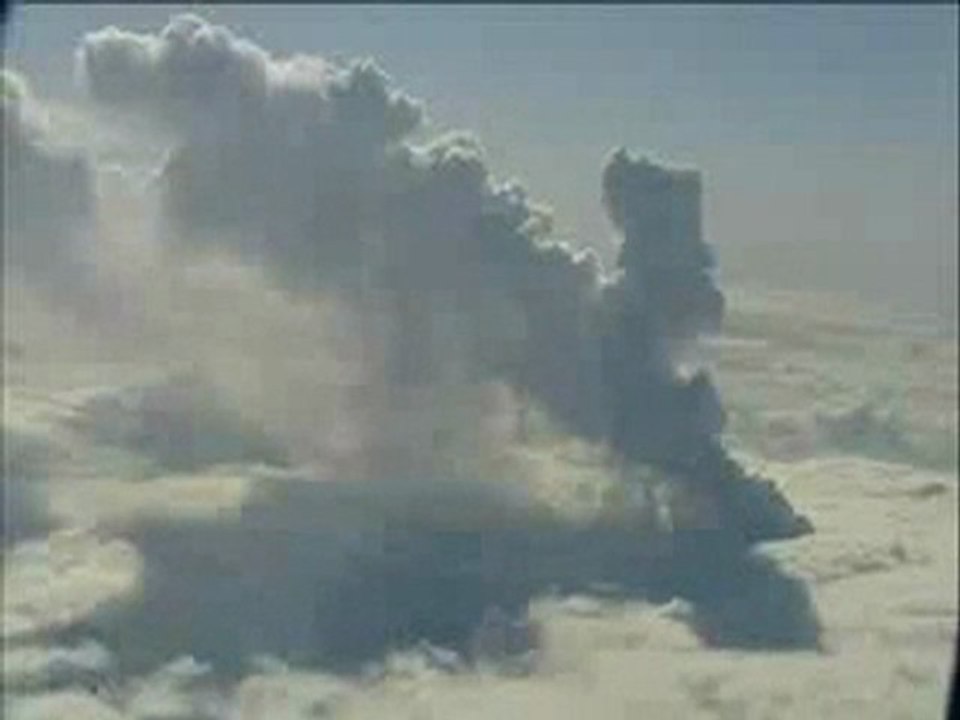 New volcano Eruption at Eyjafjallajökull - aerial ...