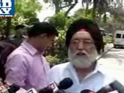 Politicians comment on IPL-Shashi Tharoor controversy.