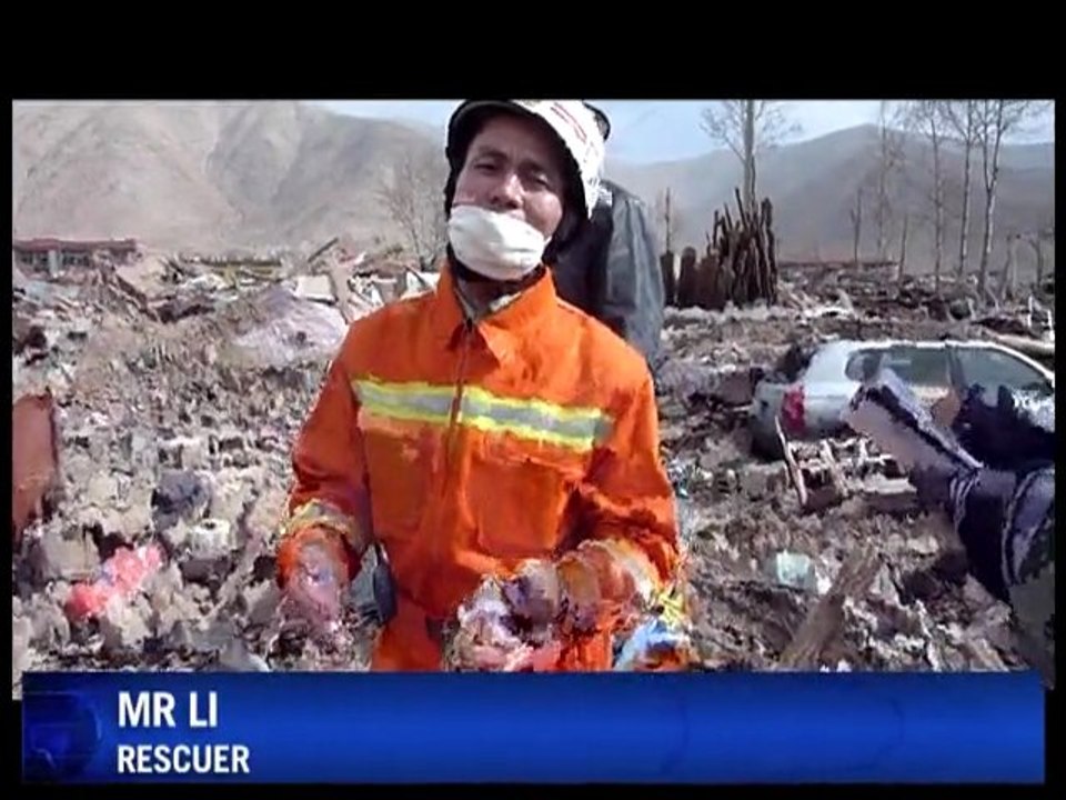 Race against the clock in quake-flattened town