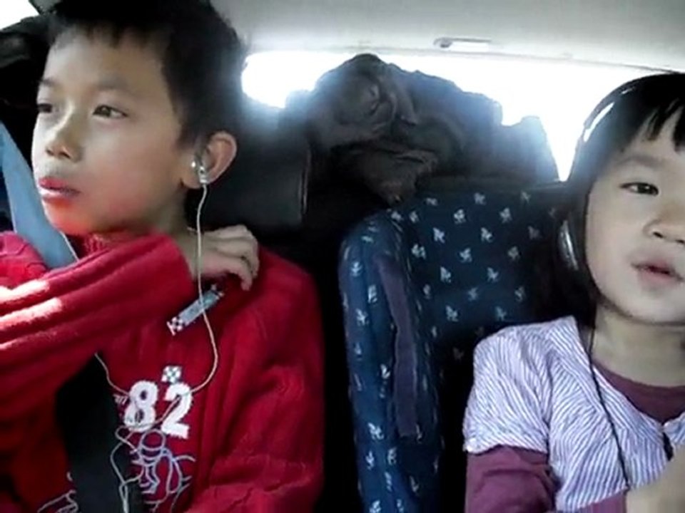 Dans la voiture...