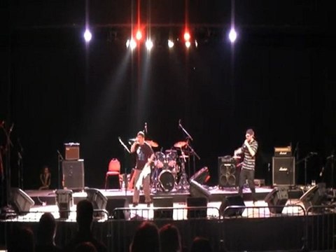 Kev1 le temps passe featuring lerdess concert big beynes