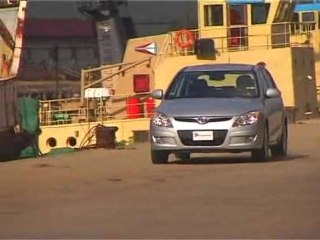 HYUNDAI i30: LA OTRA MIRADA ENTRE LOS MEDIANOS