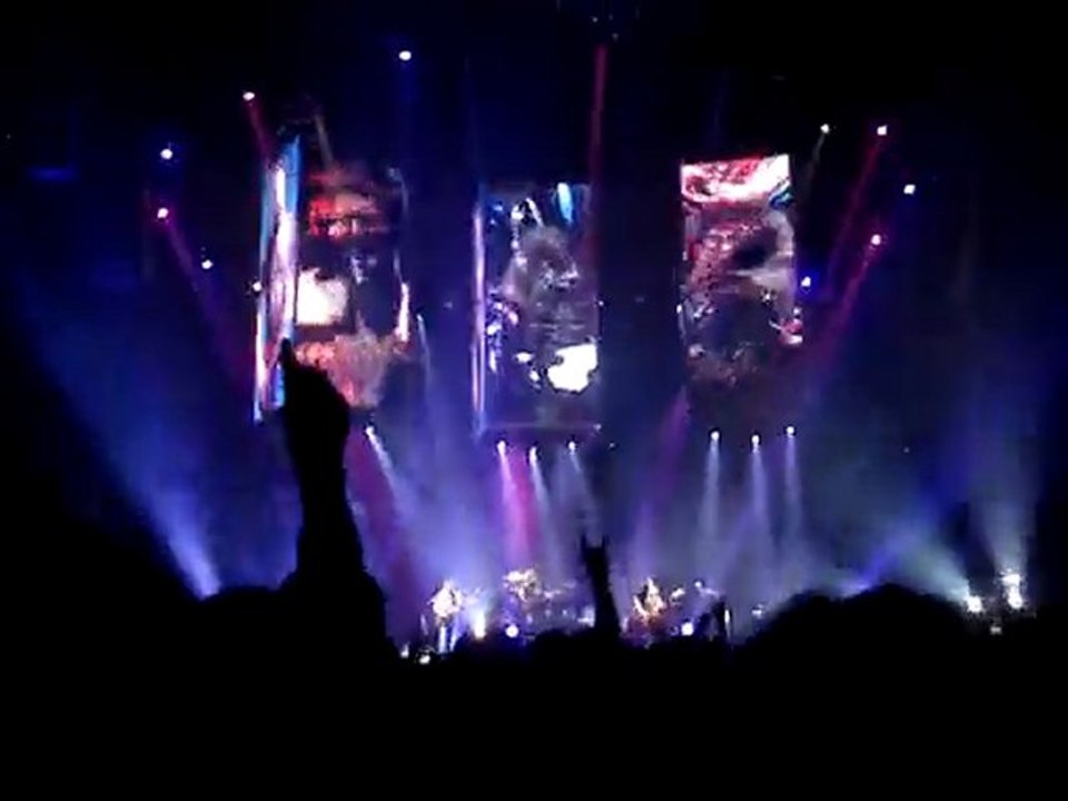 Muse - Plug in baby - The Resistance Tour - Bercy 17/11/09